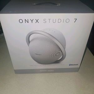Harman Kardon Onyx Studio 7 Bluetooth Speaker